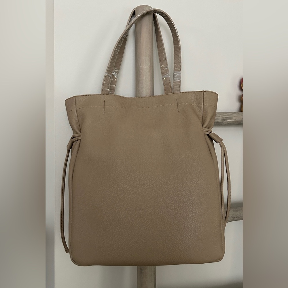 Elegant Tan Tote Bag